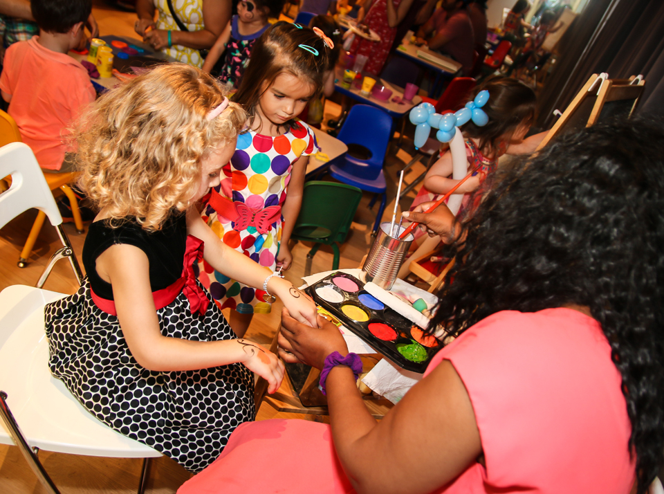 Kids birthday parties at the Salsa With Silvia dance studio: arts and crafts, dance, games, Elsa, Mickey Mouse, Peppa Pig, princess, face painting and more.